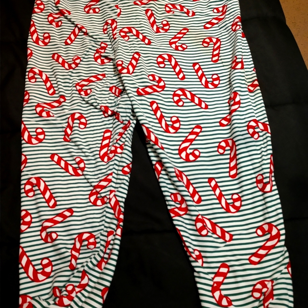 LuLaRoe Christmas green stripe with candy canes TC2 leggings